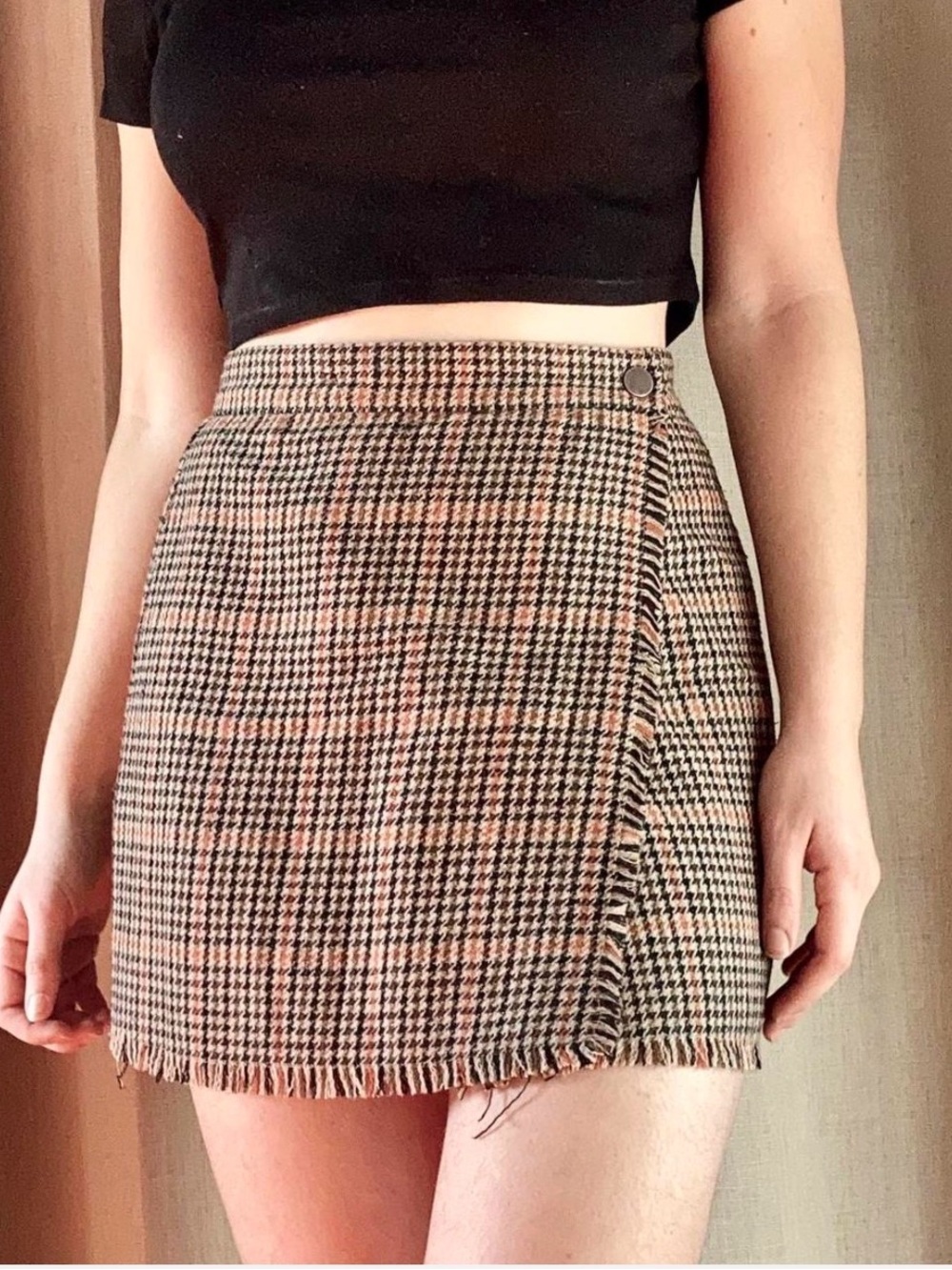Urban Outfitters Teryn Houndstooth Fall Wrap Plaid Mini Skirt